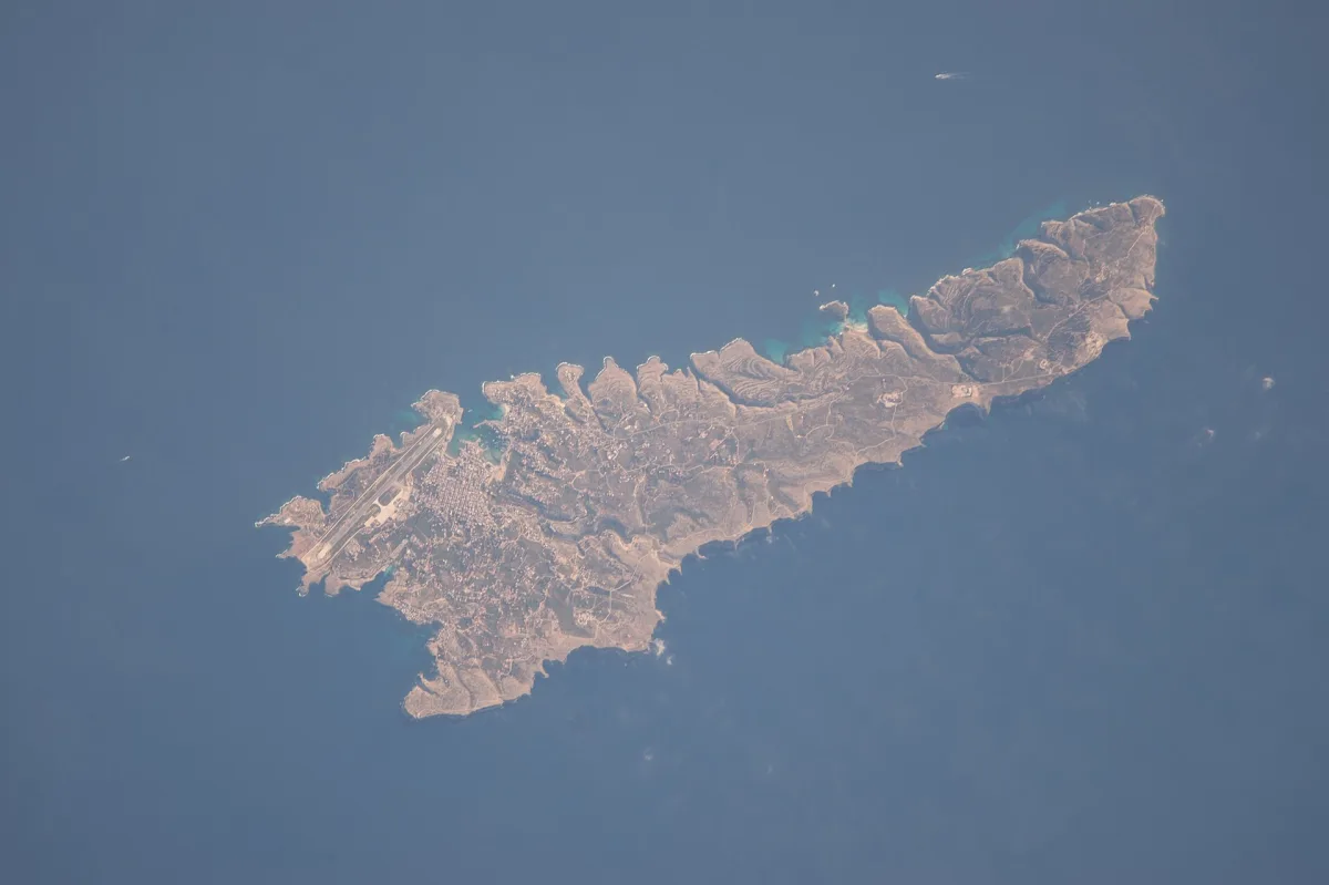 Lampedusa cosa vedere in 3 giorni: itinerario perfetto tra spiagge e natura